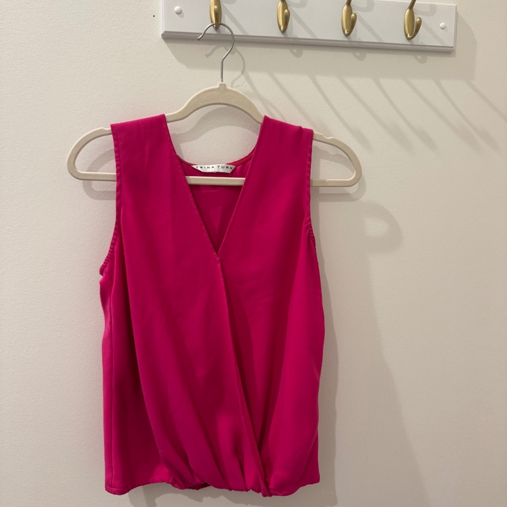 Chiffon sleeveless blouse